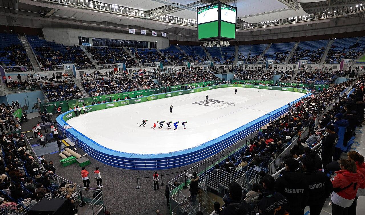 短道速滑战术解析:节奏与空间如何决定走势